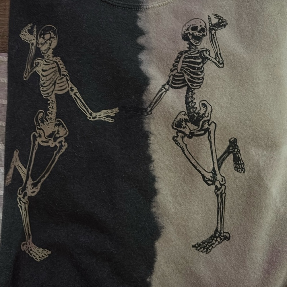 Tillys skeleton sweater